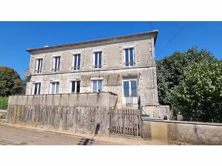 vente maison 6 pièces 140 m² à javerlhac-et-la-chapelle-saint-robert (24300)  126 000 €