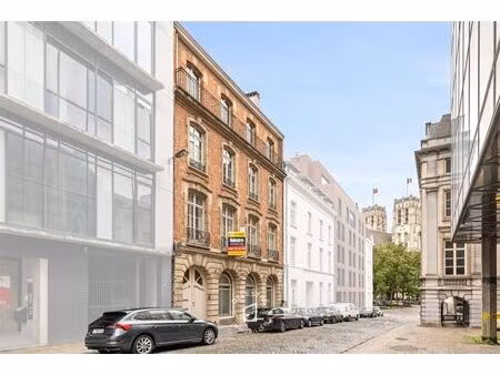 uniek kantoorgebouw nabij warandepark