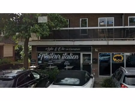 commercieel gelijkvloers met mezzanine te koop – strategische ligging in sint-genesius-rod