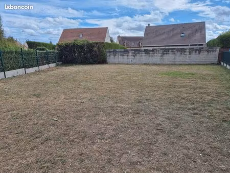 terrain 378m2 bresles
