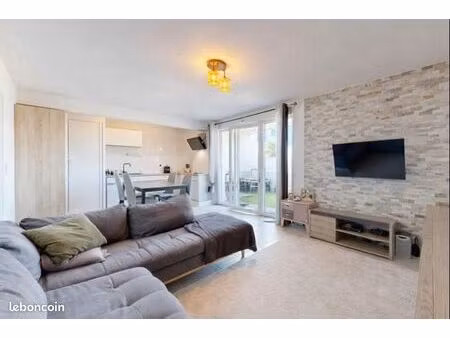 t3 récent - 61m - sans vis à vis - grand balcon