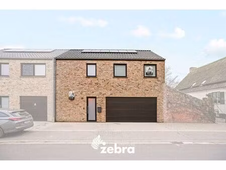 ruime en recente woning met vier slaapkamers te gijverinckhove!