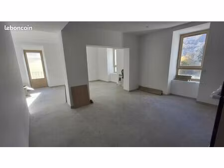 f4 - neuf- à coté de la gare