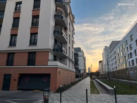 place de parking intérieure – pontoise (bossut)