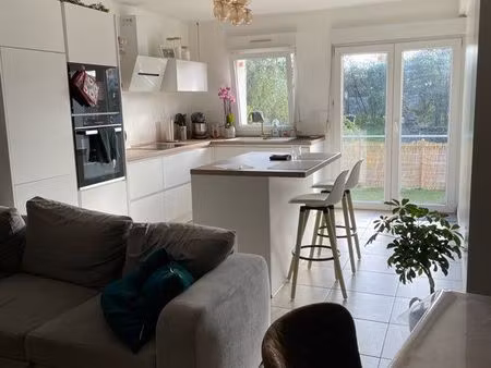 charmant f2 soigné – petite copropriété – cuisine équipée