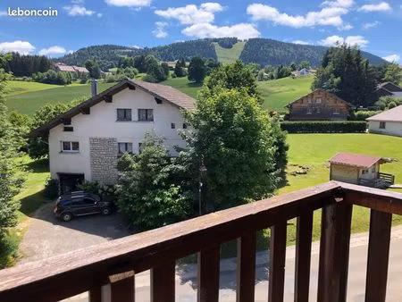 à louer – studio meublé à l’année à métabief (proche frontière suisse)