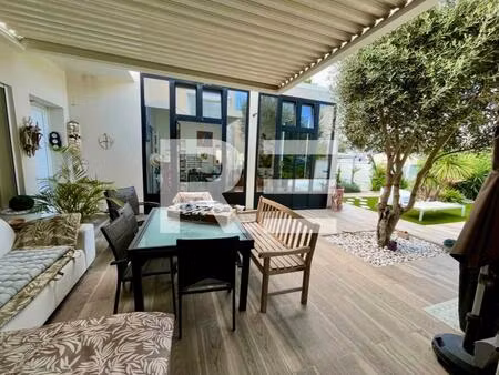 la gde motte : villa d’architecte avec piscine 170m² env
