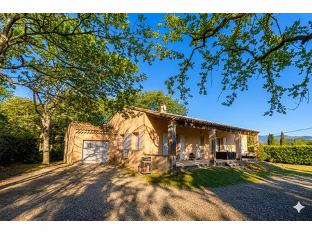 grignan   villa de 127 m2 sur un beau terrain de 1440 m2