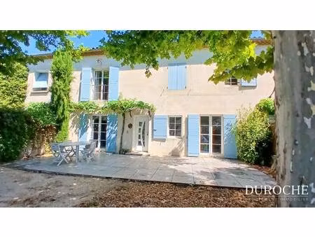 vedène  mas mitoyen avec garage et jardin 3 chambres  cadre exceptionnel au calme.