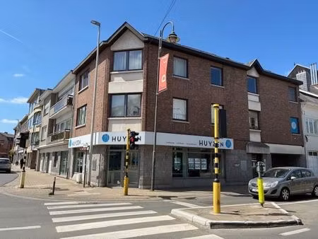 instapklaar kantoor met parking op hoeklocatie