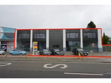 ** in optie ** commercieel gebouw baanlocatie met parking nabij mcdonalds