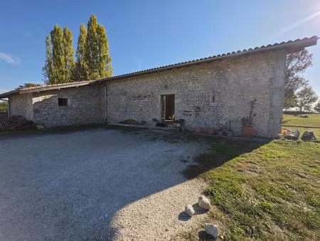deux habitations au cœur de la nature  sur un vaste terrain de 2 hectares