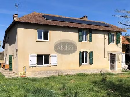 ferme rénovée  gîte  terrain