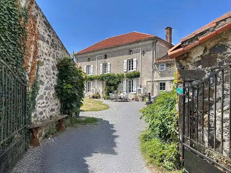 vente maison 13 pièces 206 m² à chanteloup (79320)  442 450 €