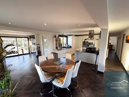 vente maison 8 pièces 206 m² à camblanes-et-meynac (33360)  500 850 €