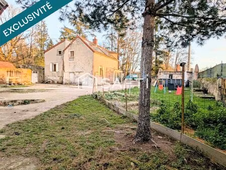 maison 107 m²  3 chambres dépendances 11 hectares.