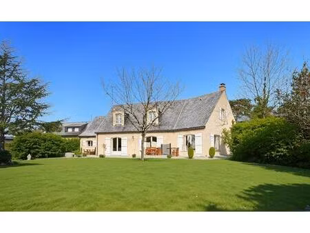 maison de caractère entièrement rénovée – 212 m² sur parcelle de 2900 m2 – écrin de...