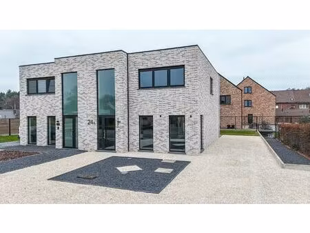 maison à vendre à ruimevijverstraat 24 beverlo (rbu94293)