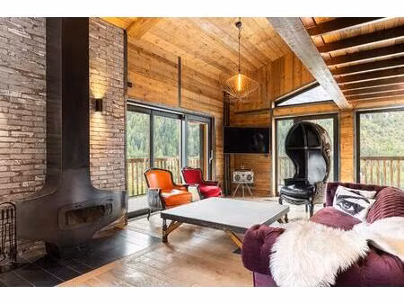 un chalet de caractère à l'écriture artistique affirmée