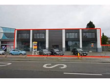 ** in optie ** commercieel gebouw baanlocatie met parking...