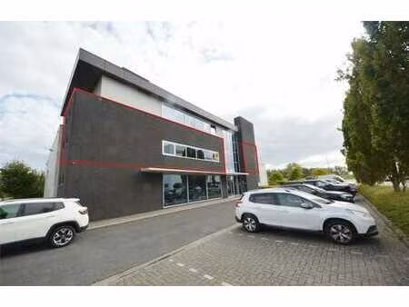 modern kantoor met parking