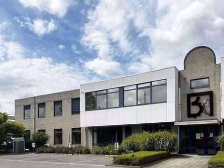 erg ruim kantoor nabij oprit autostrade