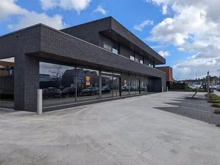 nieuwbouw commerciële unit 458 m2 met parking