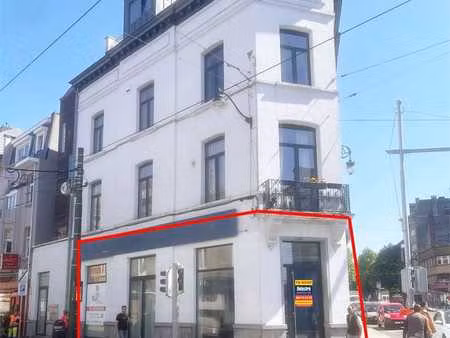 top gelegen commercieel pand hoeklocatie