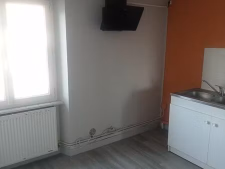 à louer t2 centre-ville paulhaguet