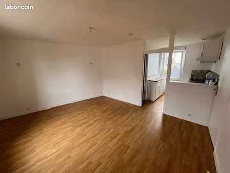 studio 25 m² – centre-ville de roscoff  proche port – location à l’année