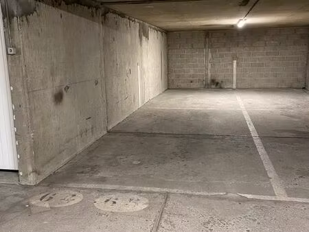 parking 2 places en enfilade mairie de montrouge