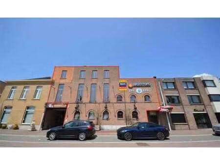 uniek commercieel gebouw te huur in hartje herzele – voor...