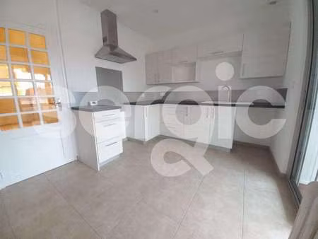 location maison à cholet (49300) : à louer / 100m² cholet