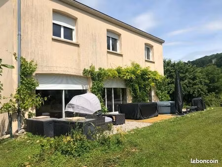 belle maison de 186 m² avec jardin libre en janvier 2026