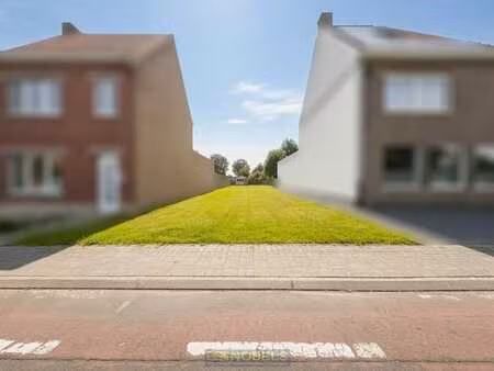 te koop  aantrekkelijk perceel bouwgrond op rustige en gr...