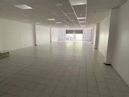 local commercial à louer