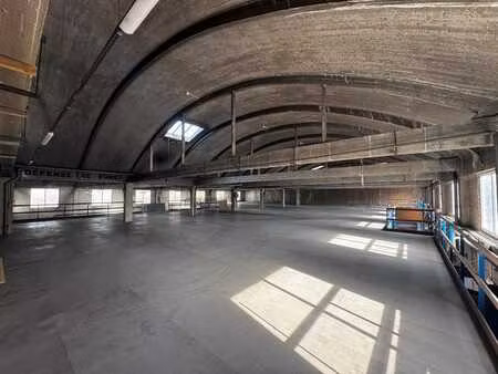 plateforme de 225 m² à louer – 1er étage – stockage