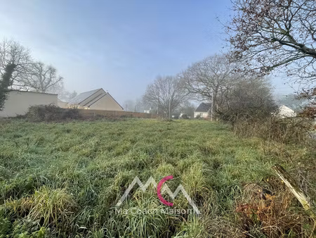 guenrouet en village  terrain à bâtir d'environ 670m2