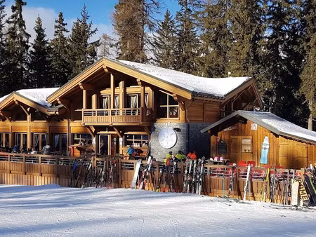 vente locaux professionnels à la plagne (73210)  1 826 000 €