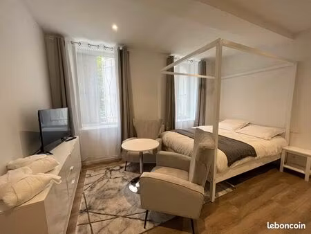 studio  25 m² hyper-centre  rénové  salle de sport riquet