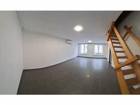 duplex au pied du château de trazegnies