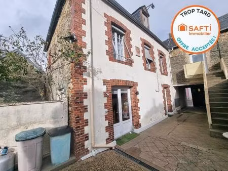 immeuble avec commerce et logements – plein centre du molay-littry