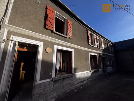 grande maison avec jardin et garages