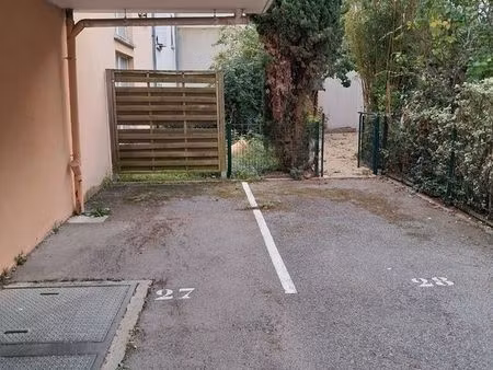 parking extérieur à houdan