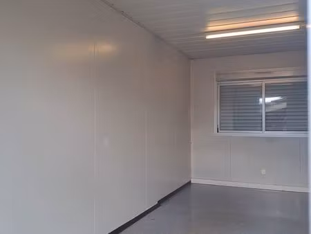 box de stockage isolé