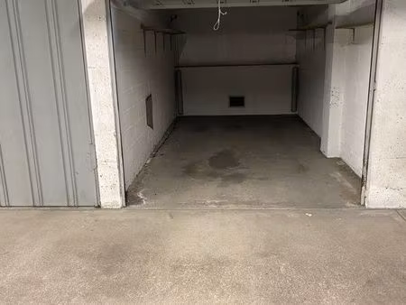 loue garage voiture ou stockage