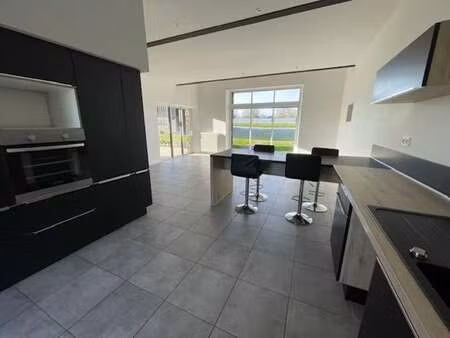 location maison à châteaubourg (35220) : à louer / 155m² châteaubourg