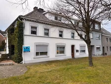 maison pleine de caractère avec deux unités