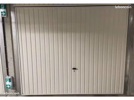 box fermé - résidence sécurisée - sormiou