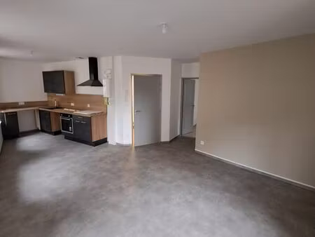 f2 neuf au 1 er étage